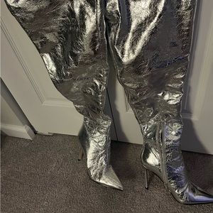 Brand new never worn Steve Madden high thigh boot!